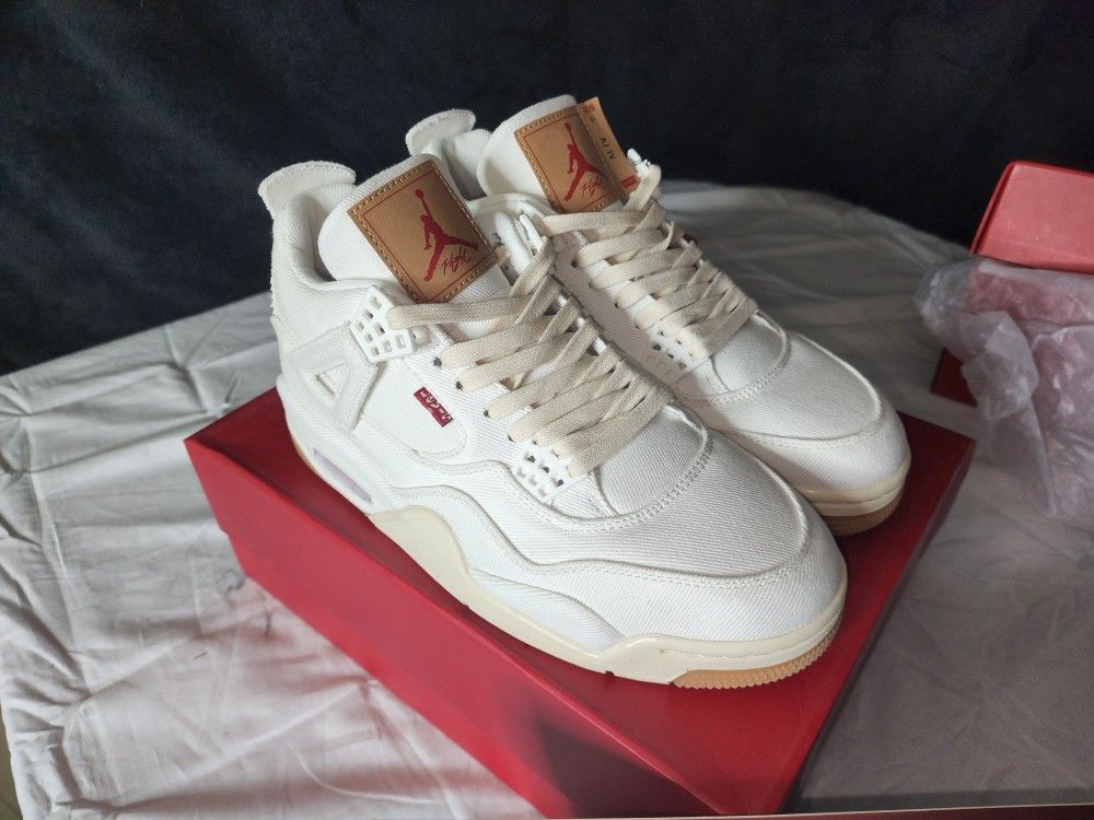 Jordan 4 White Levi's 