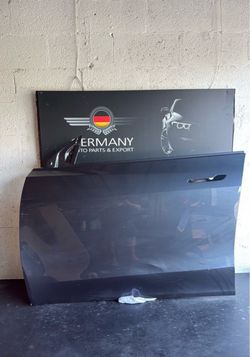 Tesla Model Y Lh front door Shell Oem