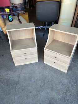 Pair of Wood Nightstands with Drawers