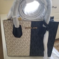 Michael kors Purse/Crossbody