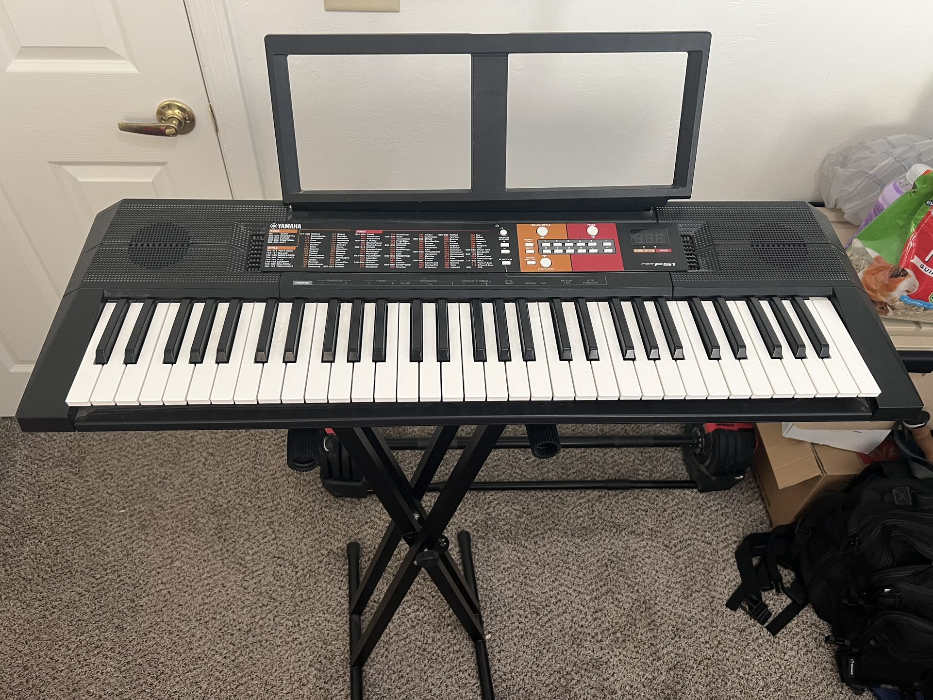 Yamaha PSR- F57 KEYBOARD