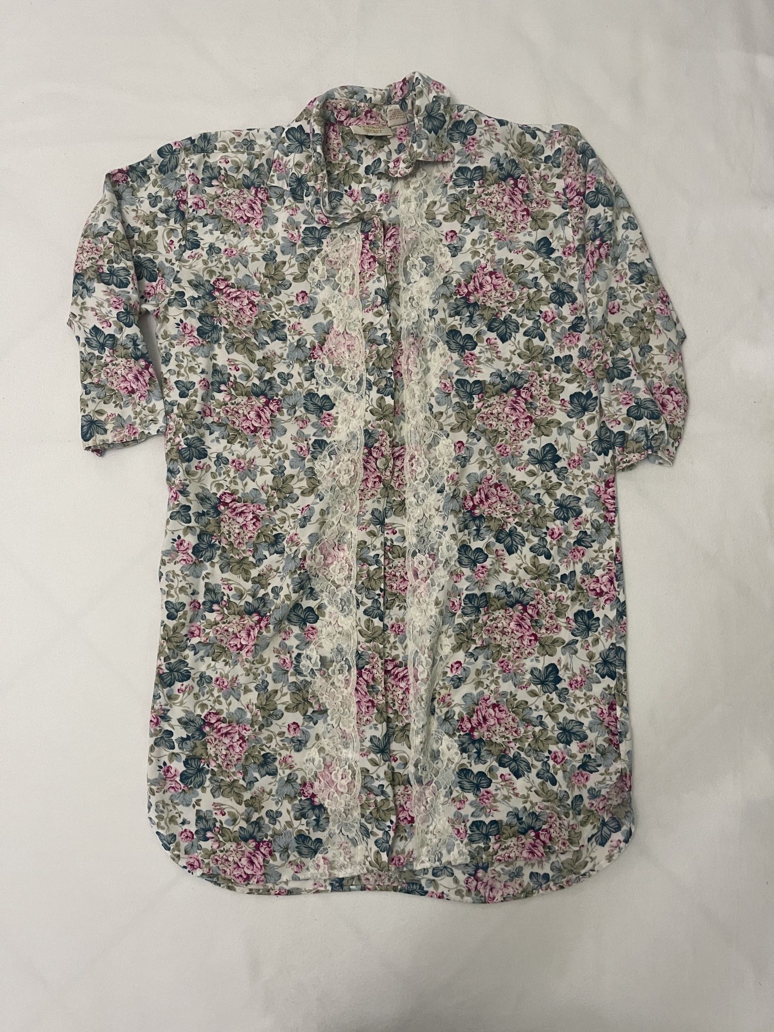 Size M/L Vintage Victoria's Secret Floral Nightgown Gold Label Missing two buttons at the end of nightgown and one at the end of one of the sleeves #