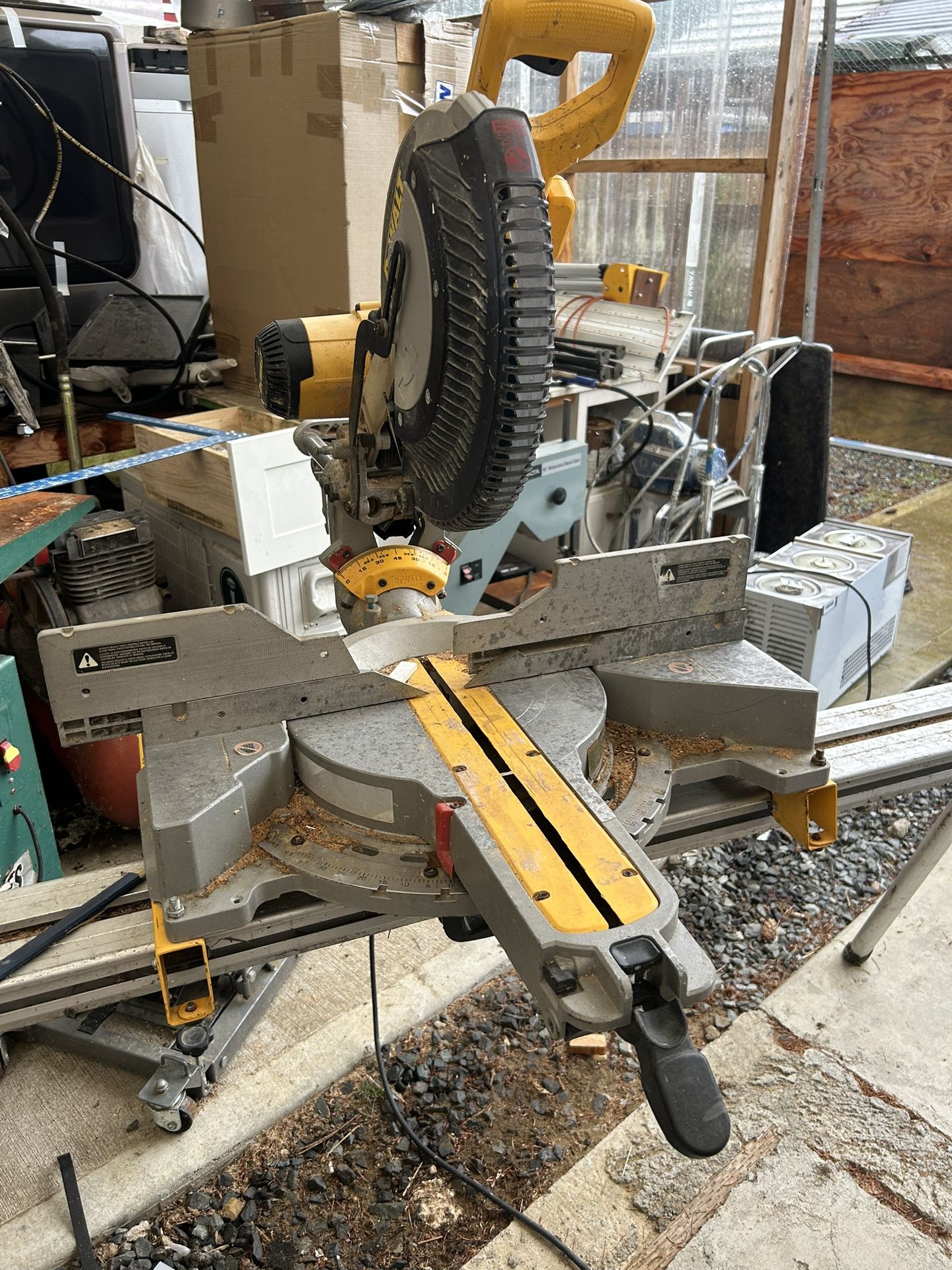 DeWalt miter Saw With Stand