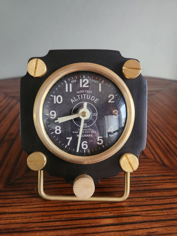 Pilots Clock 1000 Feet Altitude 