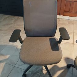 Office Chairs 