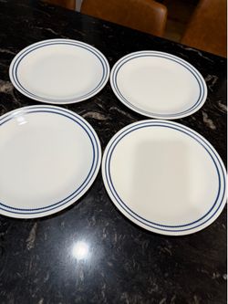 4 Corelle dinner plate