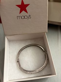 Macys woman jewelry
