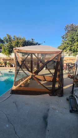 Clam Quick-Set Traveler 4-Sided Pop-Up Screen Tent Gazebo