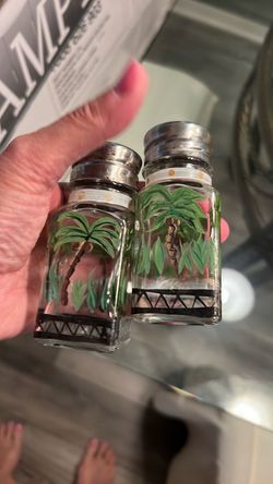 Salt and pepper palm tree shakers