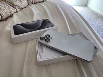 iPhone 15 Pro Max 256gb White unlocked