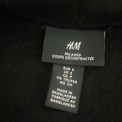 H&M Relaxed Black Zip-up Hoodie Size