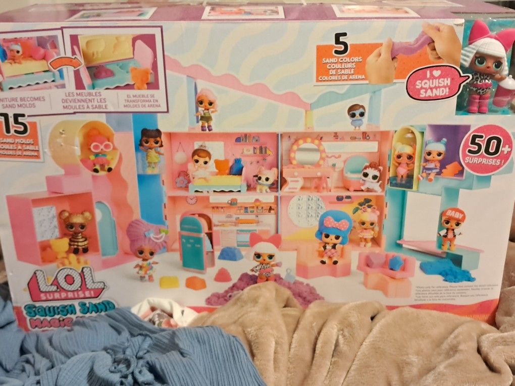 Lol Suprise Squish Sand Magic House BRAND NEW!