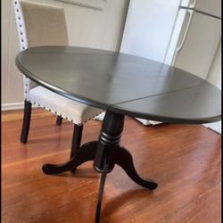 FREE round, Black Dining Table