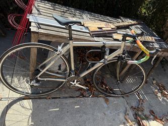 Specialized Allez 56cm Road Bike + Helmet, U-Lock, Pump & Accessories – $150 FIRM