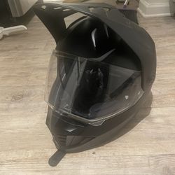 HJC DS-X1 SEMI-FLAT https://offerup.com/redirect/?o=TVQuQkxBQ0s= MOTORCYCLE DUAL SPORT HELMET (Large) 