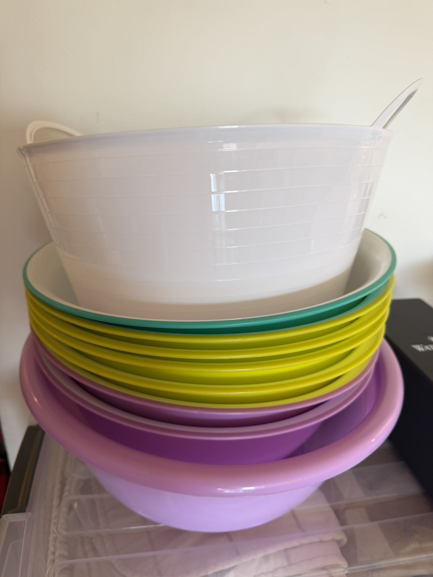 Colored Plastic Bowls 