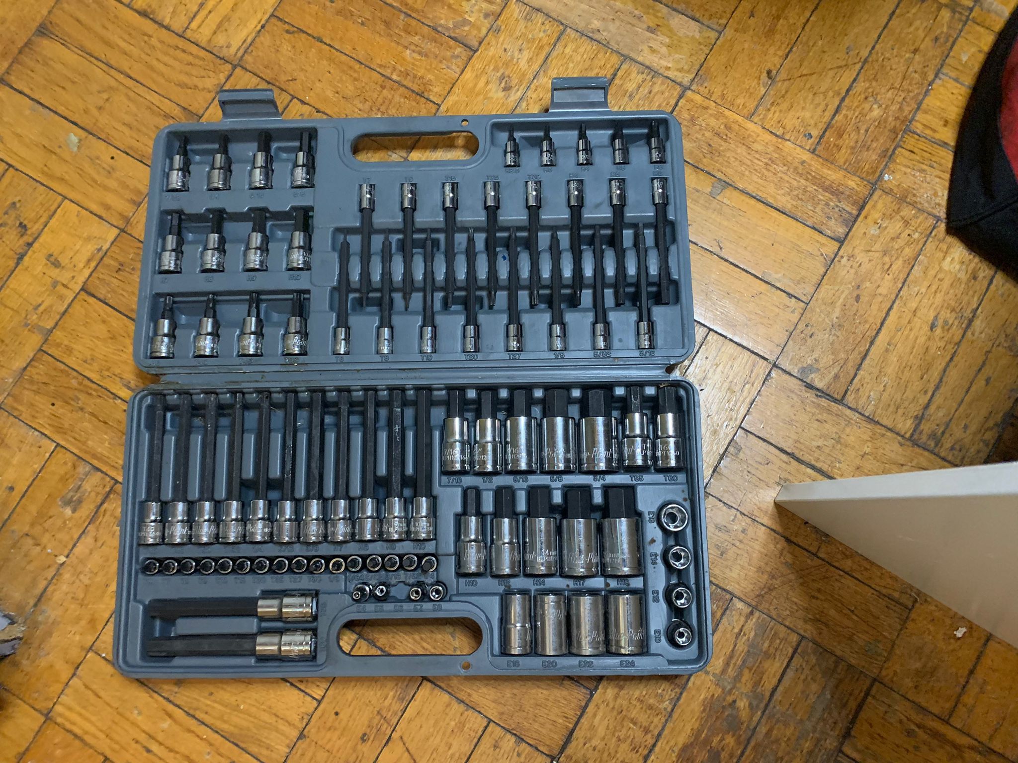 Bluepoint 87 Piece Combination Drive Torx & Hex Bit Socket Set for Sale