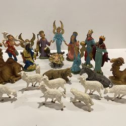 Vintage Depose Italy Italian Christmas Nativity Scene Figures 24 pieces