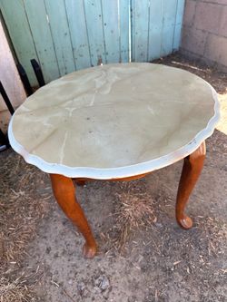 Queen Anne-Style Round Side Table with Scalloped Marble/Stone Top & Cabriole Legs
