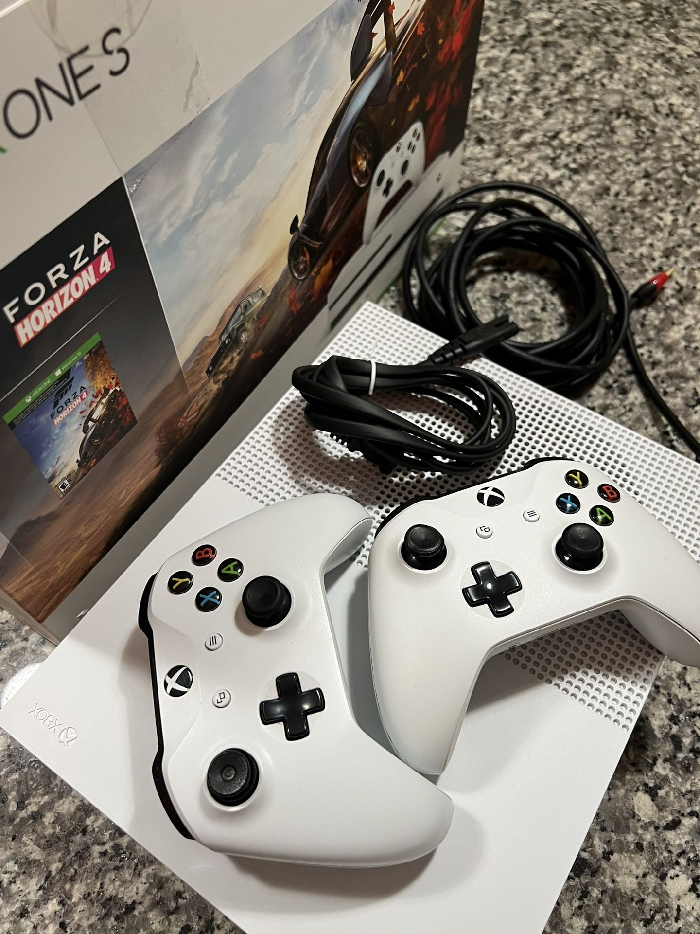 Xbox One S - 1 TB Excellent Condition
