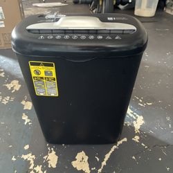 Amazon Basics Shredder
