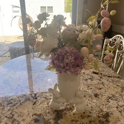 Nice Vase (william Sonoma)with Flowers And Eggs 