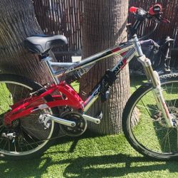 Schwinn S40 DSX Mountain Bike