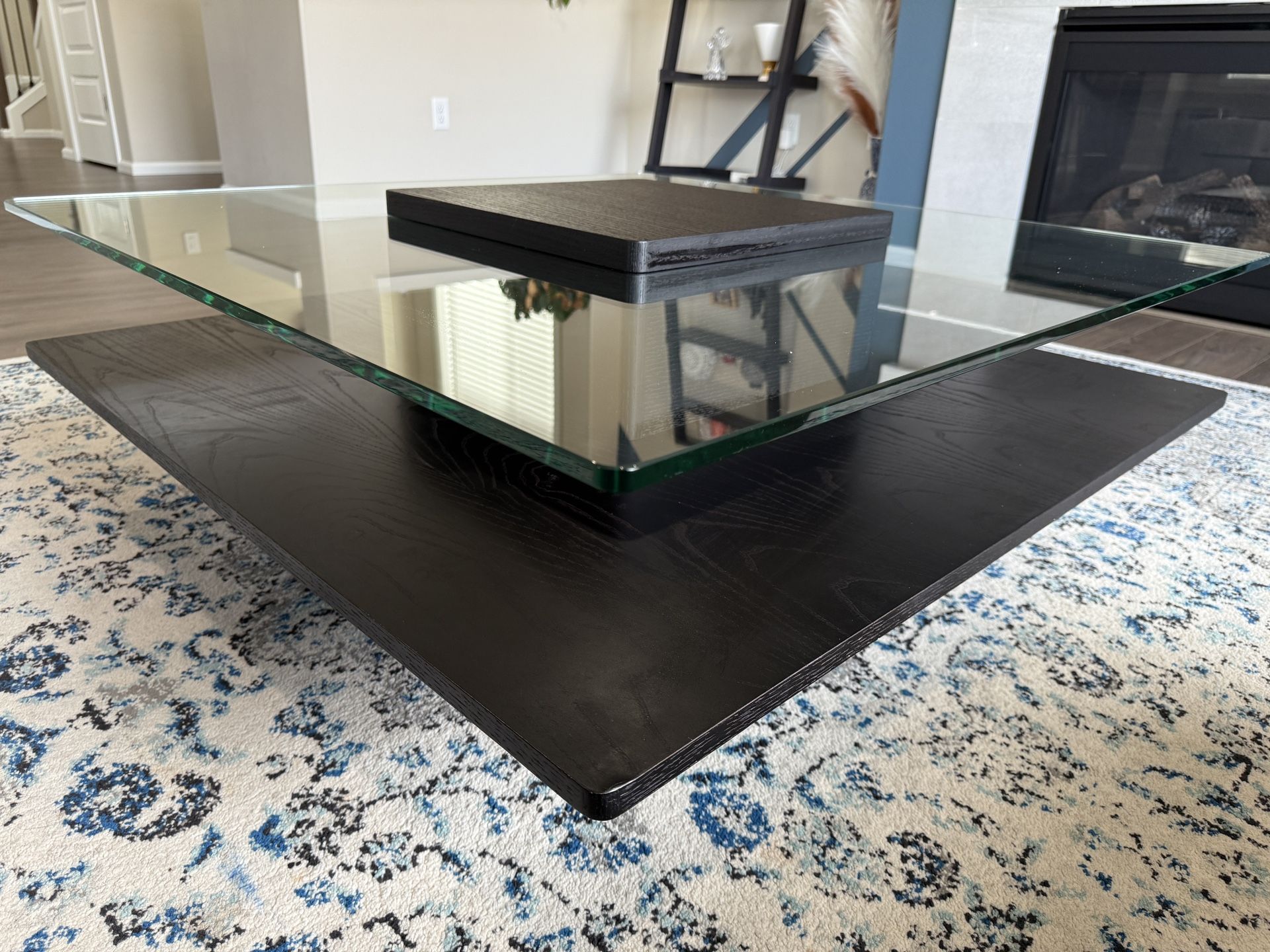 Modern Glass Top Coffee Table/ Center Table