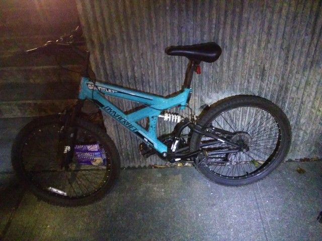 The Dynacraft NEXT 24 inch Boys Gauntlet Bike is a thrilling and