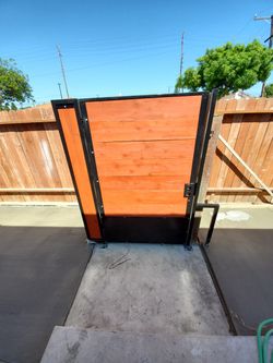 Gate