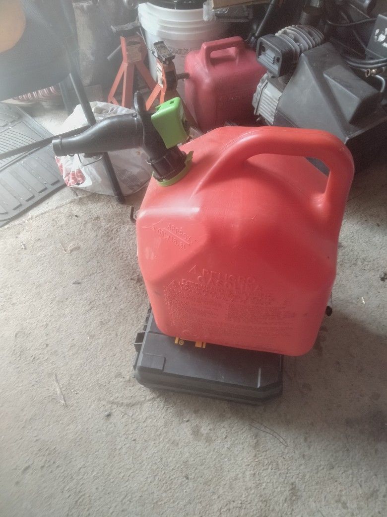 Botes Para El Gas De 5 Gallons