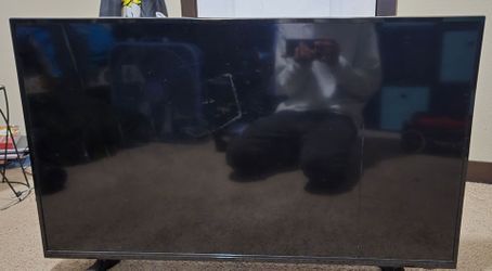 40" INSIGNIA TV