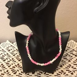 Vintage Pink & White Shell Chip Necklace.  Like New. 16"