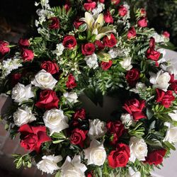 Giant White and Red Roses Wreath Fresh Flowers Pickup 10 and 11 February only, 50$$