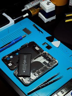 iPhone Swollen Battery Replacement – Done in 15 Minutes ⚡