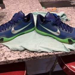 Kobe Protro Emerald City (Seahawks Super Bowl Year) Men’s 10.5 New