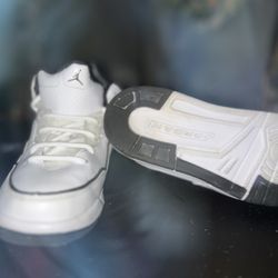 Jordan Courtside 23 - Size 3  Y