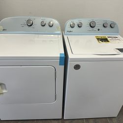 Like New! Whirlpool Washer And Electric Dryer Set 