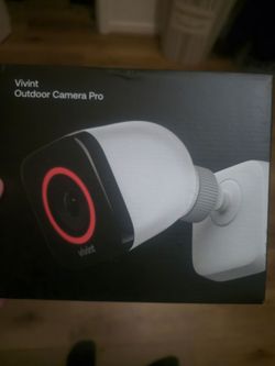 VIVINT OUTDOOR SECURITY BUNDLE — BRAND NEW & FACTORY SEALED!