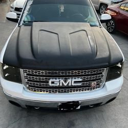 07-13 GMC/Chevy Hood