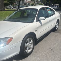 2000 Ford Taurus