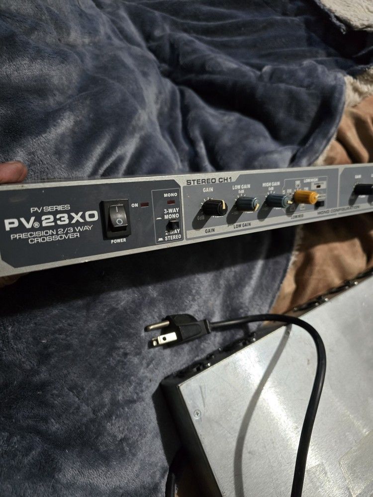 Peavey PV 23XO 2-Way Stereo 3-Way Mono Crossover For Passive Pa System