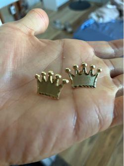 Gold earrings
