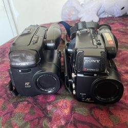 2 Sony 8mm Cameras (UNTESTED SOLD AS IS)