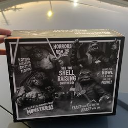 Teenage Mutant Ninja Turtles X Universal Monsters Neca toy figures