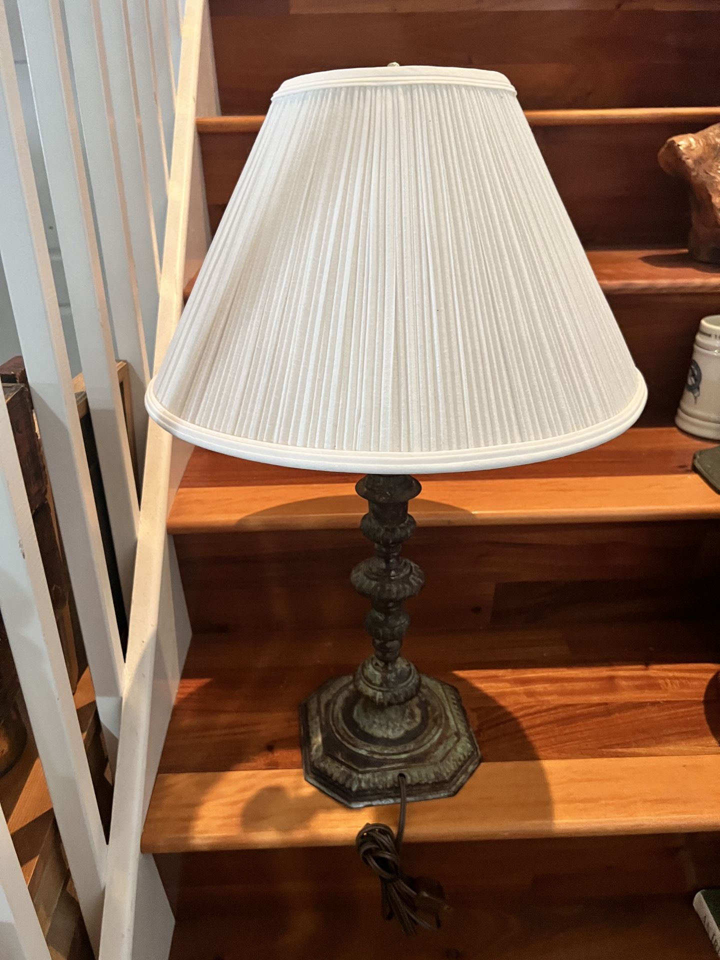 Vintage LEVITON Double Pull Chain Lighting table lamp