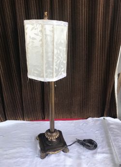 Lamp. 26 inches . Table lamp