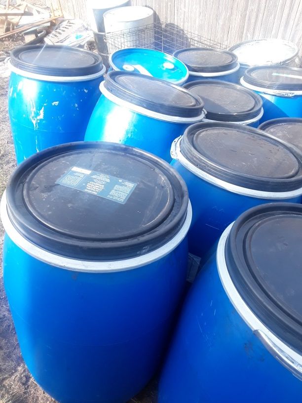 55 gallon plastic barrels