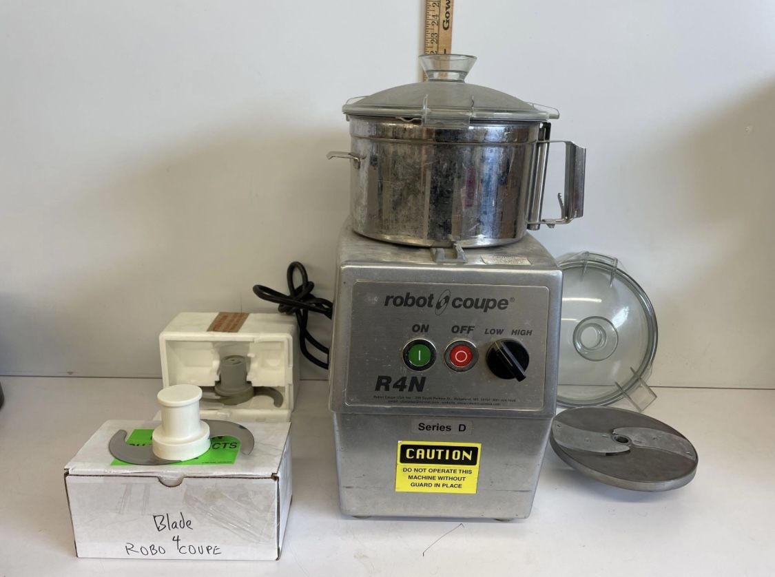 Robot Coupe R4N Commercial Food Processor 5.5 QT Bowl Works Great