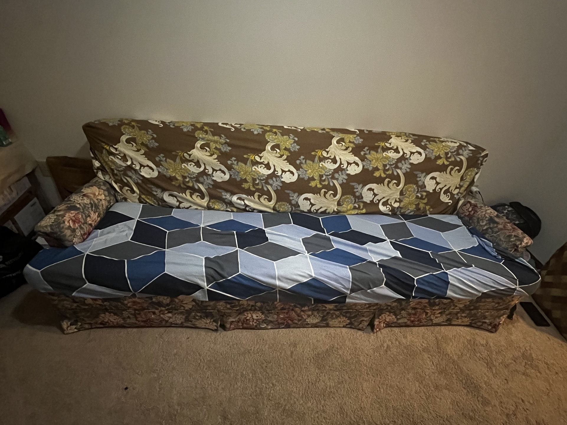 3 Seater Sofa With 2 Cover